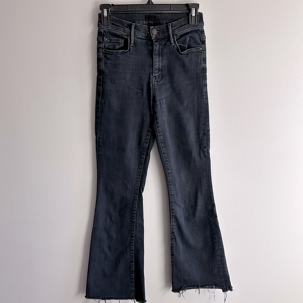 Mother The Weekender cropped raw hem denim in Blackbird